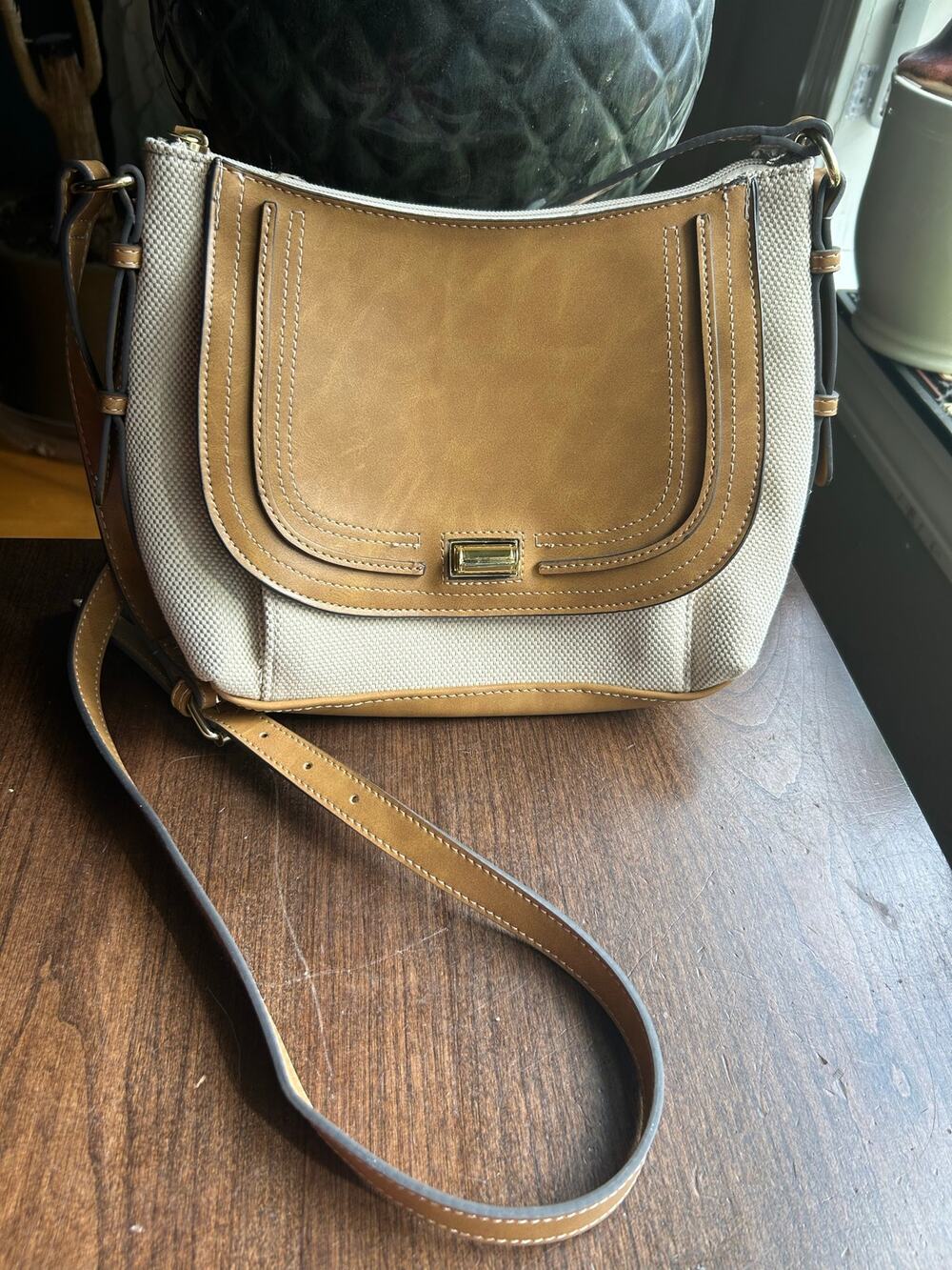 Vintage Liz Claiborne cream and tan faux-leather saddle crossbody bag